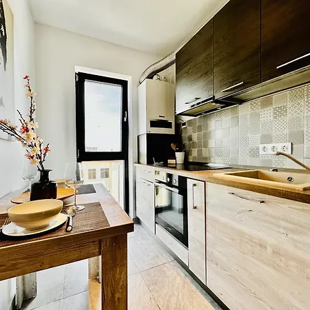 Maia Relax And Parking * Bucarest